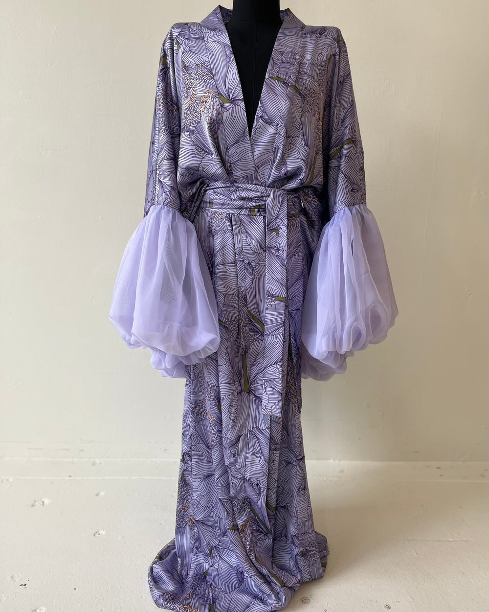 Hibiscus Wilted Sleeve Robe (Pre Order - Ships 9/18/26)